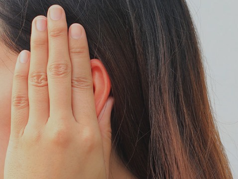 ear pain when swallowing